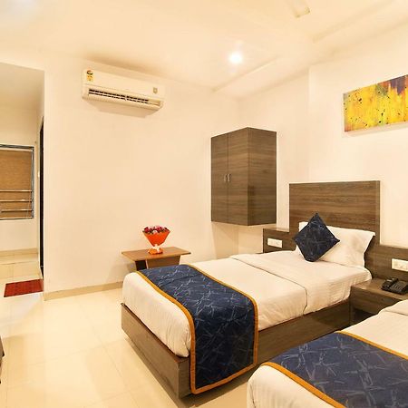 Hotel Sheetal Plaza 苏拉特 外观 照片