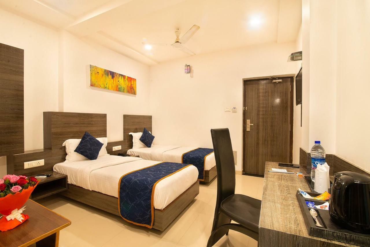 Hotel Sheetal Plaza 苏拉特 外观 照片