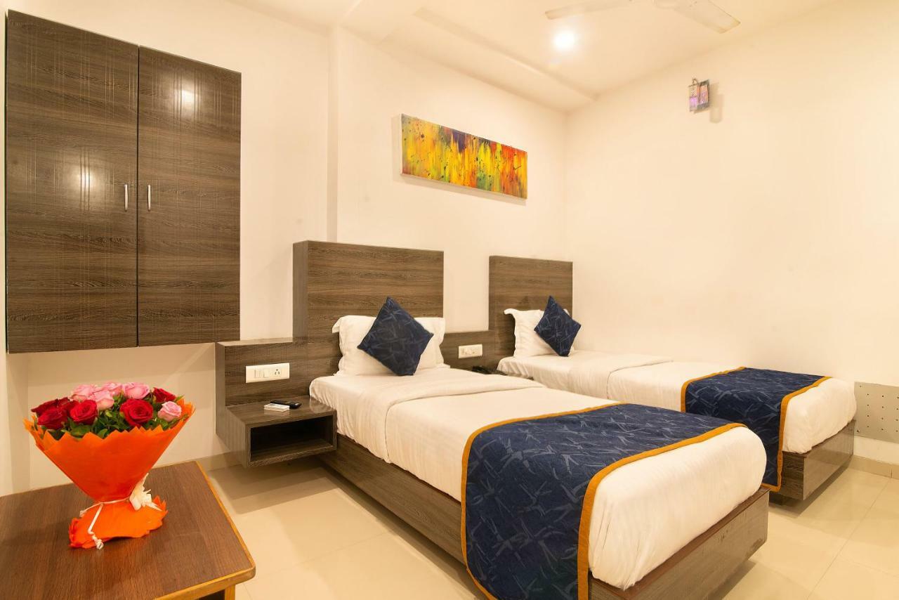Hotel Sheetal Plaza 苏拉特 外观 照片