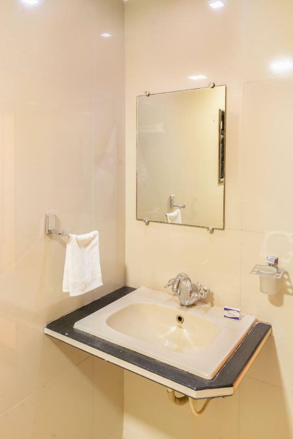Hotel Sheetal Plaza 苏拉特 外观 照片