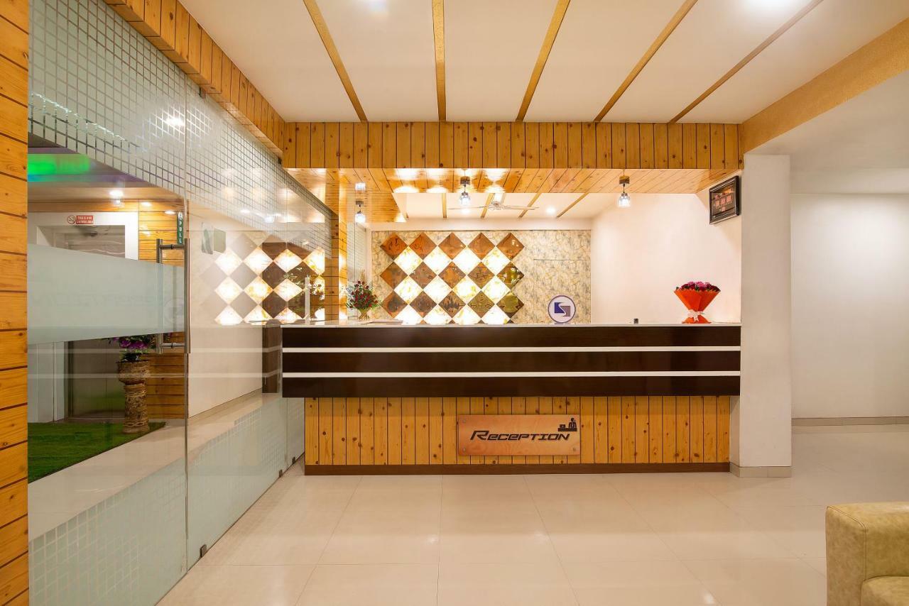 Hotel Sheetal Plaza 苏拉特 外观 照片