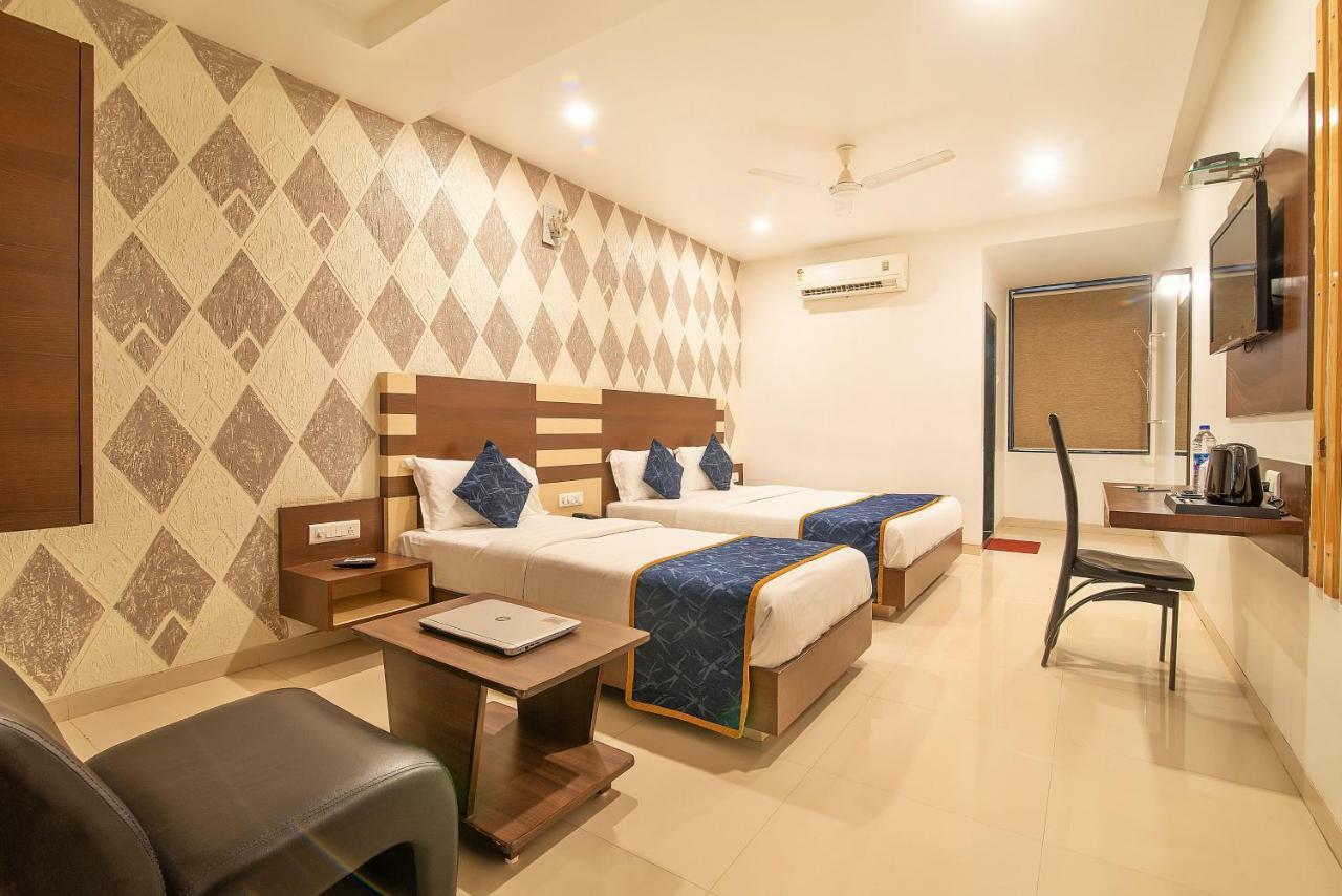 Hotel Sheetal Plaza 苏拉特 外观 照片