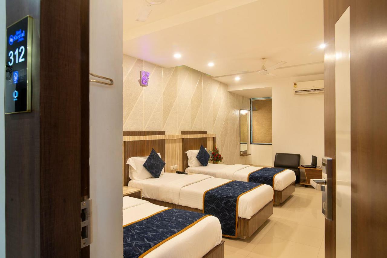 Hotel Sheetal Plaza 苏拉特 外观 照片
