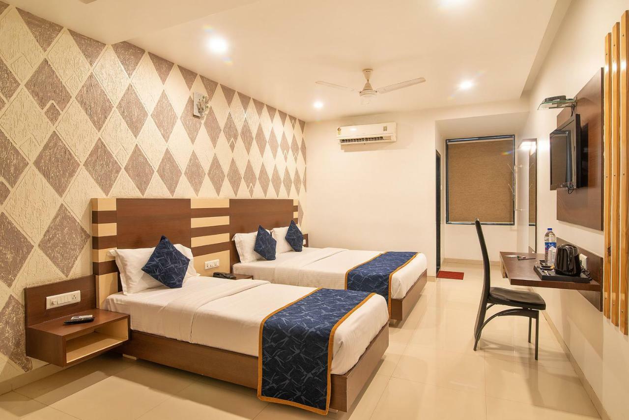 Hotel Sheetal Plaza 苏拉特 外观 照片