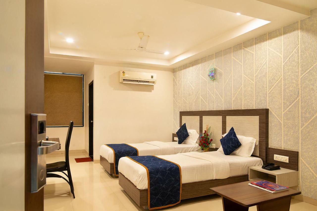 Hotel Sheetal Plaza 苏拉特 外观 照片
