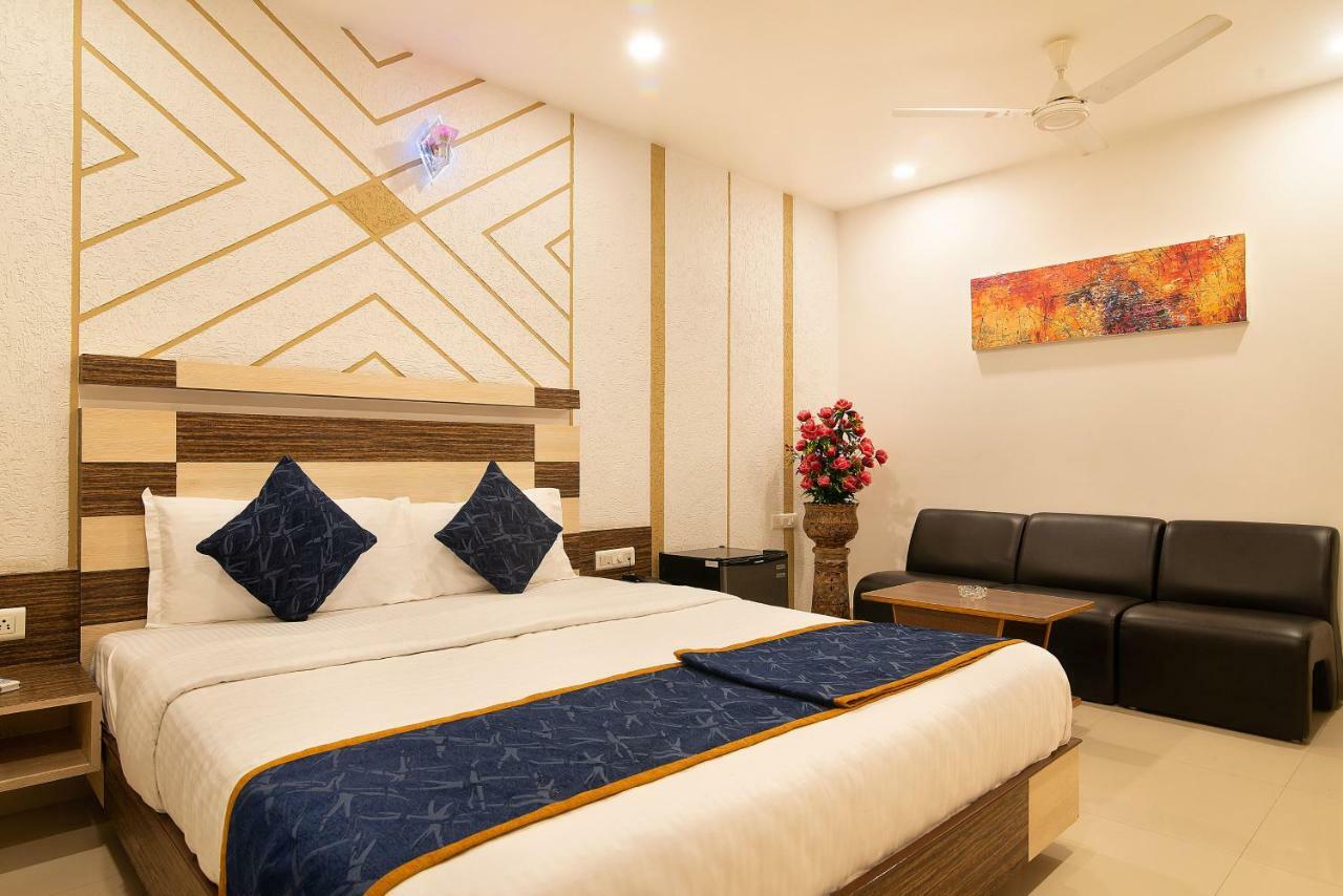 Hotel Sheetal Plaza 苏拉特 外观 照片